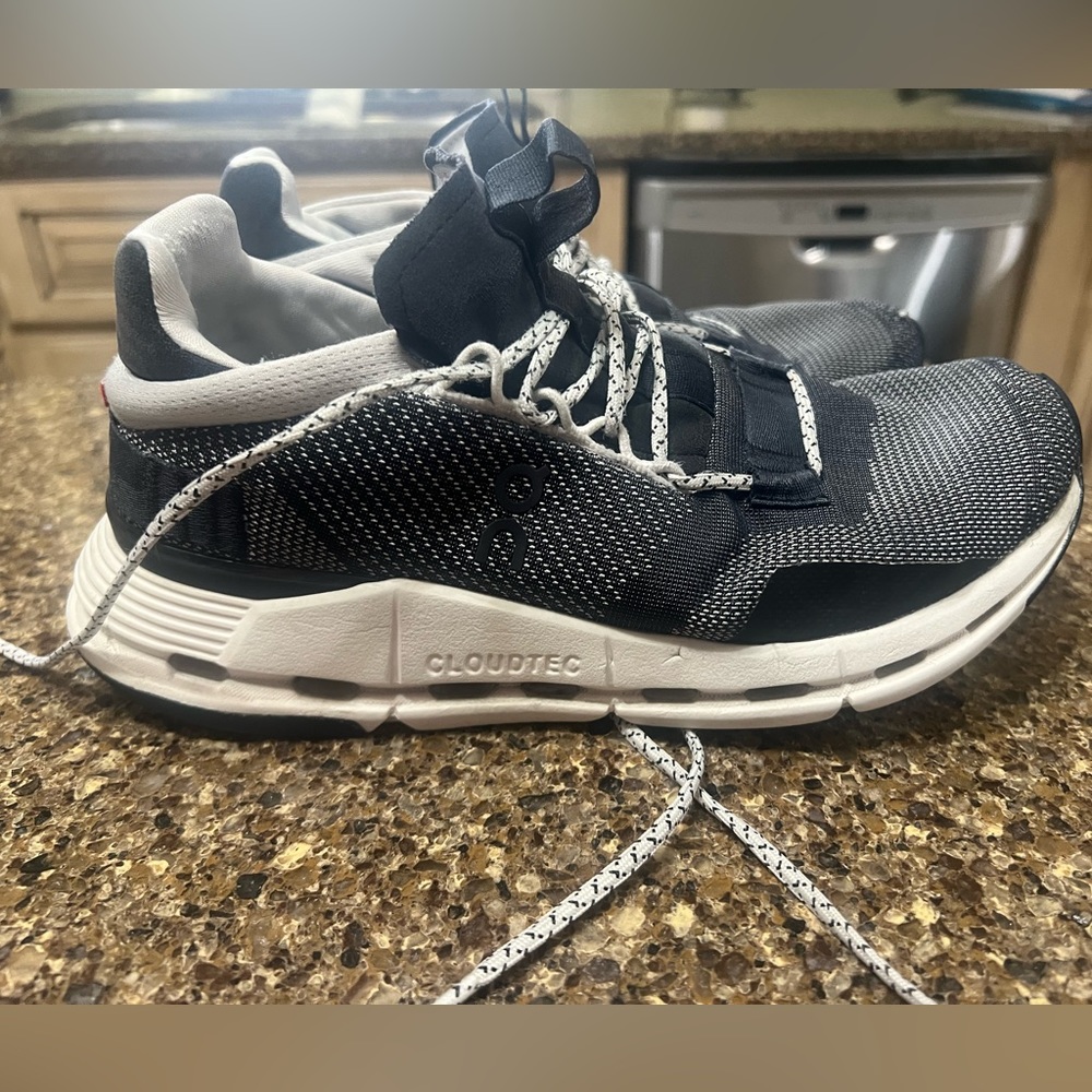 Women’s On Running Cloudnova size 7.. black and white.. fair condition